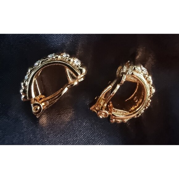 Vintage SWAROVSKI Signed Clear Rhinetones Half Hoop Clip On Earrings Gold Tone - Picture 5 of 10